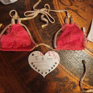 Beach bunny coral diamond top